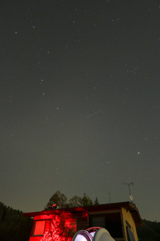 天体ドームと北斗七星をはじめとした星空