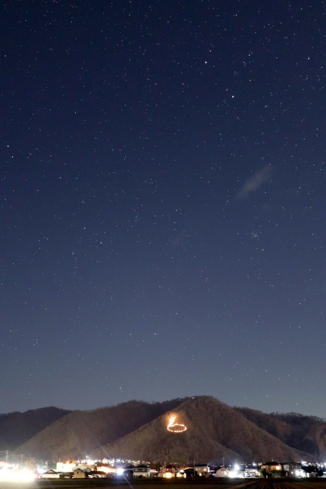 光城山の白鳥イルミネーションとかに座のプレセペ星団の写真
