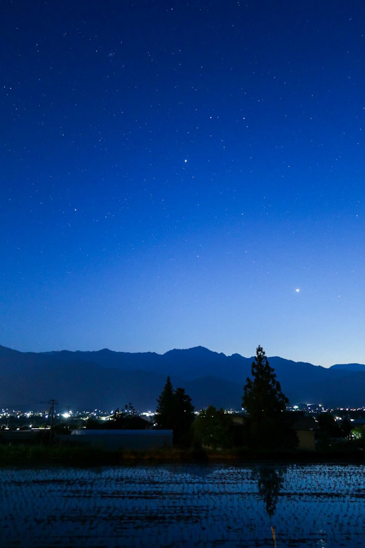 北アルプスと星空