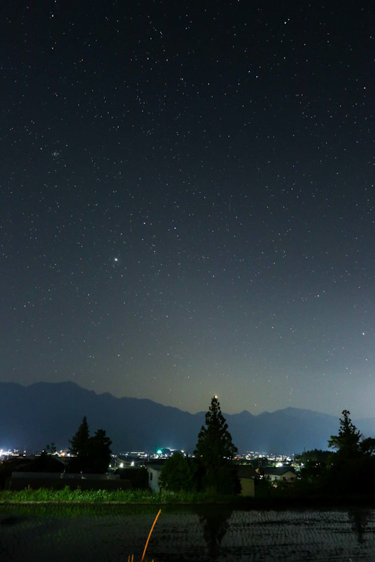暗くなった空と星